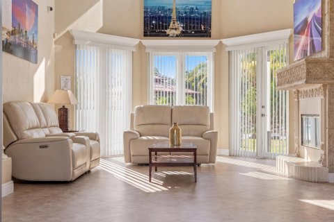 Villa ou maison à louer à Coconut Creek, Floride: 6 chambres, 418.62 m2 № 2192219 - photo 19