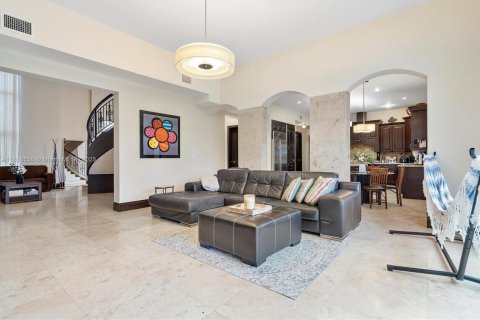House in Sunny Isles Beach, Florida 5 bedrooms, 422.24 sq.m. № 1770641 - photo 21