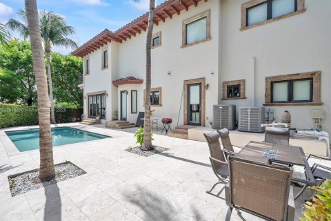 House in Sunny Isles Beach, Florida 5 bedrooms, 422.24 sq.m. № 1770641 - photo 14
