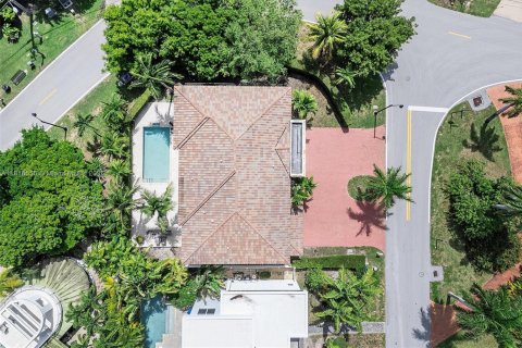 House in Sunny Isles Beach, Florida 5 bedrooms, 422.24 sq.m. № 1770641 - photo 3