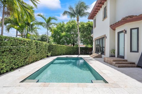 House in Sunny Isles Beach, Florida 5 bedrooms, 422.24 sq.m. № 1770641 - photo 12