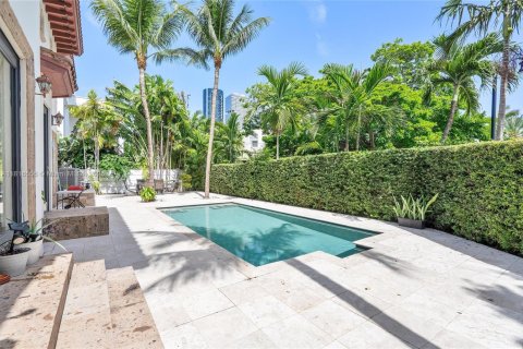 House in Sunny Isles Beach, Florida 5 bedrooms, 422.24 sq.m. № 1770641 - photo 7