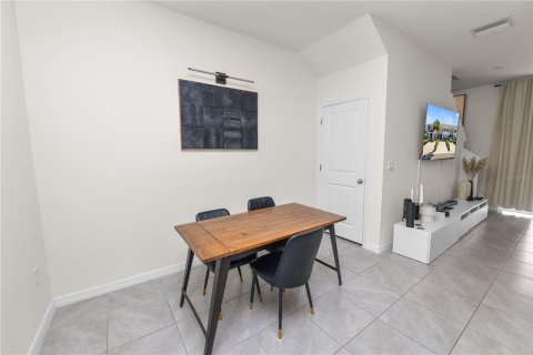 Adosado en venta en Plant City, Florida, 3 dormitorios, 156.17 m2 № 2224719 - foto 5