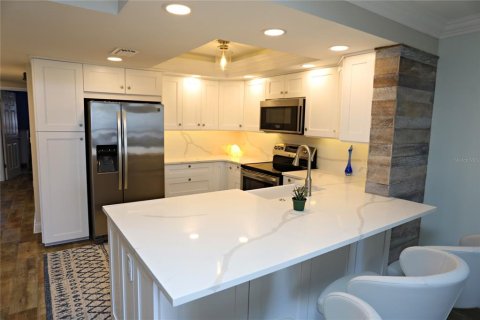 Condo in Tierra Verde, Florida, 1 bedroom  № 2205006 - photo 8