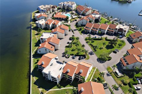 Condo in Tierra Verde, Florida, 1 bedroom  № 2205006 - photo 24