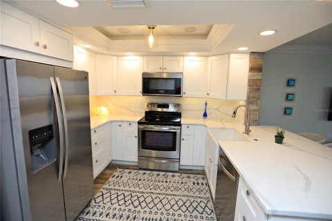 Condo in Tierra Verde, Florida, 1 bedroom  № 2205006 - photo 5