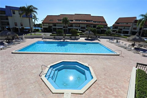 Condo in Tierra Verde, Florida, 1 bedroom  № 2205006 - photo 21