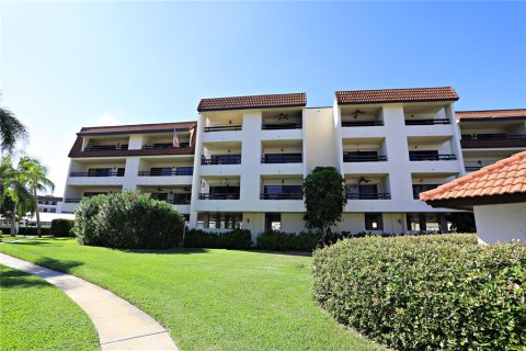 Condo in Tierra Verde, Florida, 1 bedroom  № 2205006 - photo 20