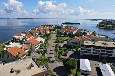 Condo in Tierra Verde, Florida, 1 bedroom  № 2205006 - photo 25