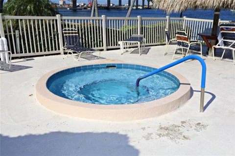 Condo in Tierra Verde, Florida, 1 bedroom  № 2205006 - photo 28