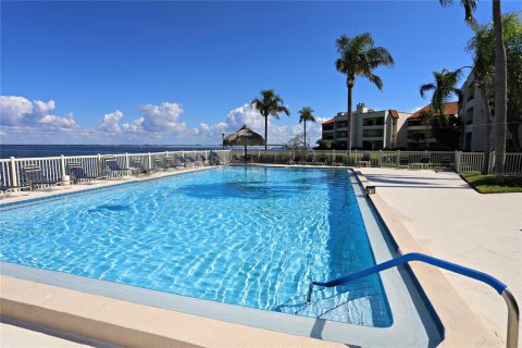 Condo in Tierra Verde, Florida, 1 bedroom  № 2205006 - photo 2