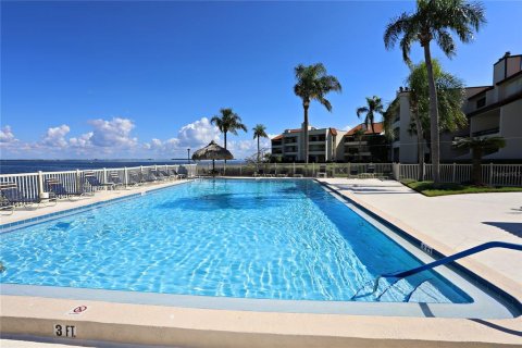 Condo in Tierra Verde, Florida, 1 bedroom  № 2205006 - photo 29