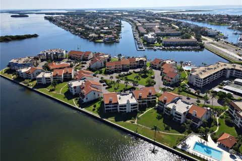 Condo in Tierra Verde, Florida, 1 bedroom  № 2205006 - photo 23