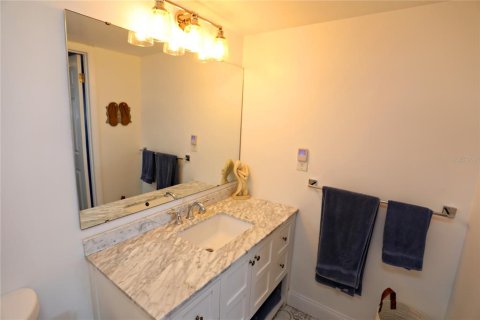 Condo in Tierra Verde, Florida, 1 bedroom  № 2205006 - photo 17