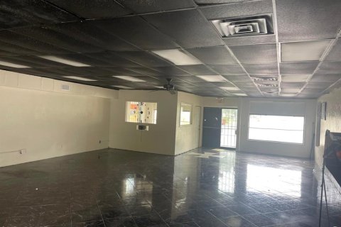 Immobilier commercial à vendre à Daytona Beach, Floride: 160.26 m2 № 2227306 - photo 2