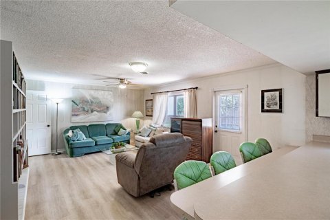 House in Oviedo, Florida 3 bedrooms, 218.51 sq.m. № 1847069 - photo 6
