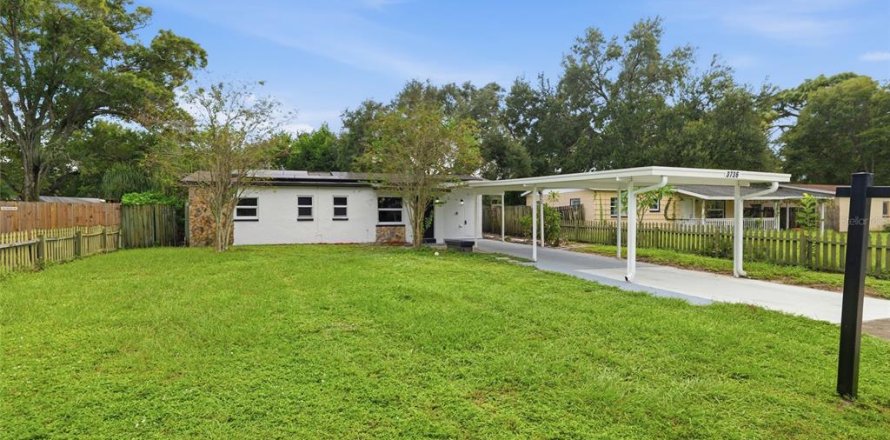 House in Largo, Florida 3 bedrooms, 103.12 sq.m. № 2427049