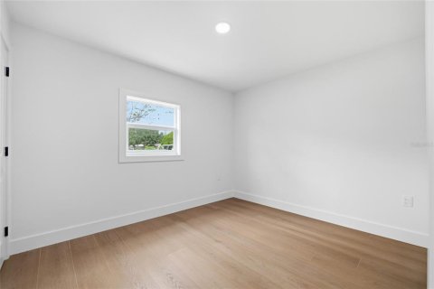 House in Largo, Florida 3 bedrooms, 103.12 sq.m. № 2427049 - photo 24
