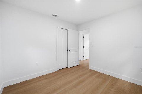 House in Largo, Florida 3 bedrooms, 103.12 sq.m. № 2427049 - photo 29