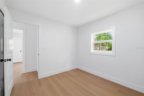 House in Largo, Florida 3 bedrooms, 103.12 sq.m. № 2427049 - photo 30