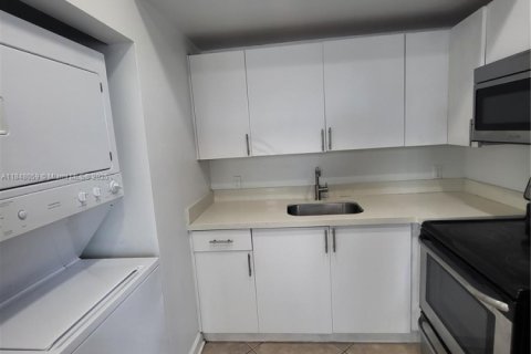 Condominio en alquiler en Miami Beach, Florida, 2 dormitorios, 64.1 m2 № 1980624 - foto 5