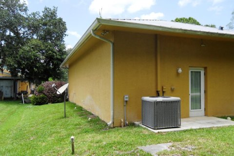 Immobilier commercial à vendre à St. Lucie, Floride № 2173099 - photo 7