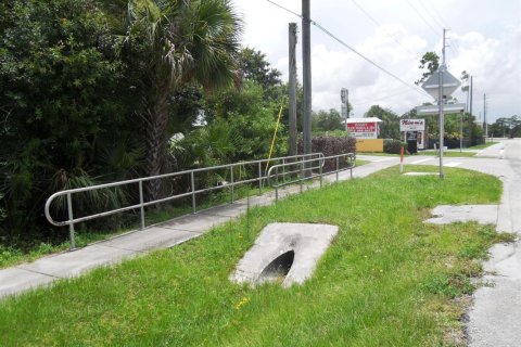 Immobilier commercial à vendre à St. Lucie, Floride № 2173099 - photo 12