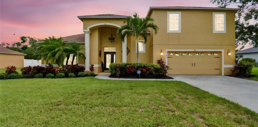 House in Palmetto, Florida 4 bedrooms, 238.76 sq.m. № 1847041