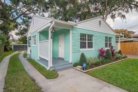 Immobilier commercial à vendre à Orlando, Floride: 2 chambres, 126.25 m2 № 2131995 - photo 2