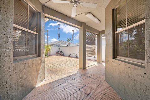 Купить виллу или дом в Майами, Флорида 4 спальни, 214.98м2, № 2050748 - фото 26