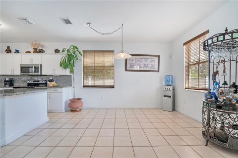 Купить виллу или дом в Майами, Флорида 4 спальни, 214.98м2, № 2050748 - фото 12