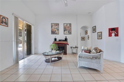 Купить виллу или дом в Майами, Флорида 4 спальни, 214.98м2, № 2050748 - фото 4