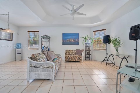 Купить виллу или дом в Майами, Флорида 4 спальни, 214.98м2, № 2050748 - фото 14