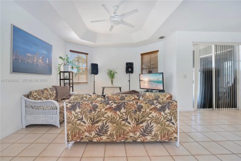Купить виллу или дом в Майами, Флорида 4 спальни, 214.98м2, № 2050748 - фото 13
