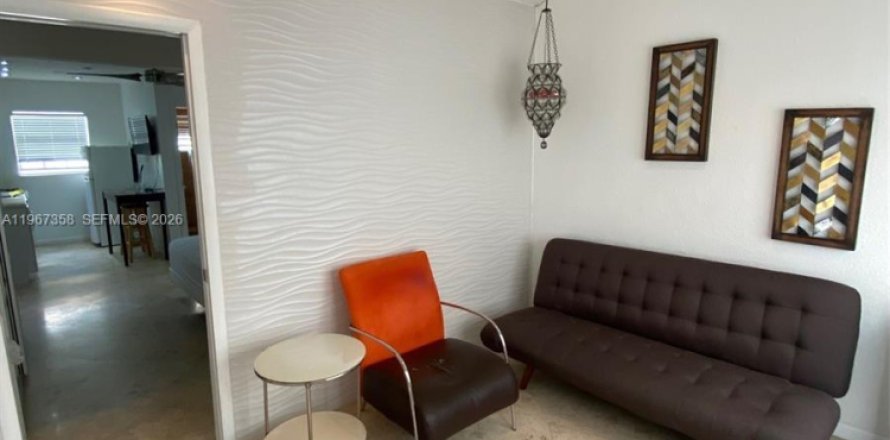 Студия в кондо в Майами-Бич, Флорида № 2028597