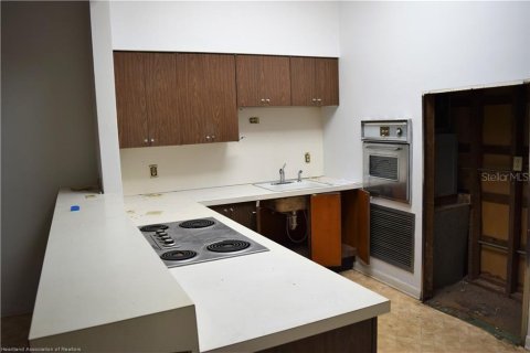 Propiedad comercial en venta en Avon Park, Florida, 795.8 m2 № 1254186 - foto 13