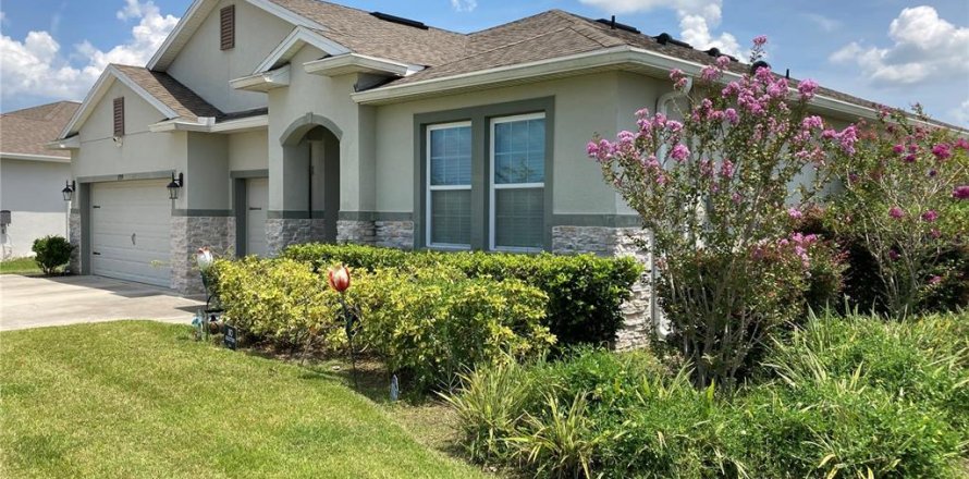 Casa en Kissimmee, Florida 4 dormitorios, 264.86 m2 № 1829602
