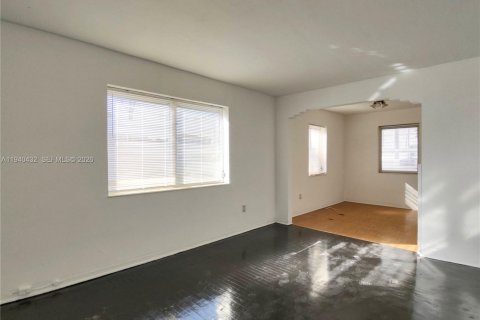 Villa ou maison à louer à Miami, Floride: 1 chambre, 361.67 m2 № 1998299 - photo 3