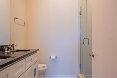 Townhouse in Saint Petersburg, Florida 3 bedrooms, 180.69 sq.m. № 2209751 - photo 14