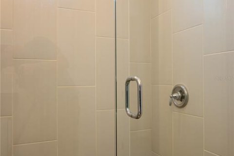 Townhouse in Saint Petersburg, Florida 3 bedrooms, 180.69 sq.m. № 2209751 - photo 15