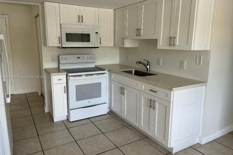 Copropriété à louer à Miami, Floride: 2 chambres, 84.63 m2 № 1935117 - photo 7