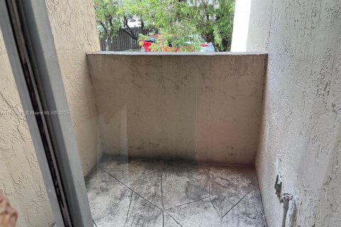 Copropriété à louer à Miami, Floride: 2 chambres, 84.63 m2 № 1935117 - photo 16