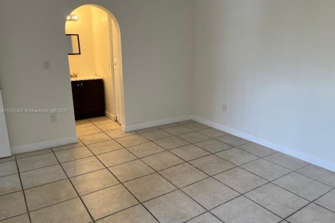 Copropriété à louer à Miami, Floride: 2 chambres, 84.63 m2 № 1935117 - photo 15