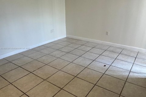 Copropriété à louer à Miami, Floride: 2 chambres, 84.63 m2 № 1935117 - photo 14