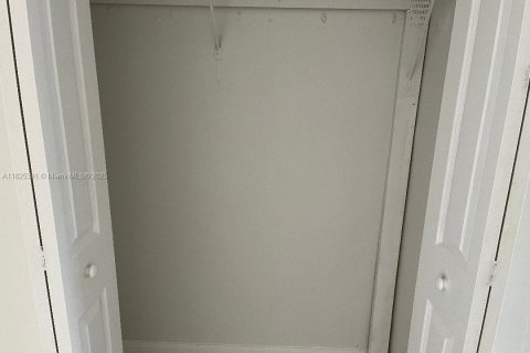 Copropriété à louer à Miami, Floride: 2 chambres, 84.63 m2 № 1935117 - photo 6