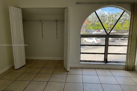 Copropriété à louer à Miami, Floride: 2 chambres, 84.63 m2 № 1935117 - photo 12