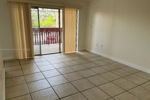 Copropriété à louer à Miami, Floride: 2 chambres, 84.63 m2 № 1935117 - photo 3