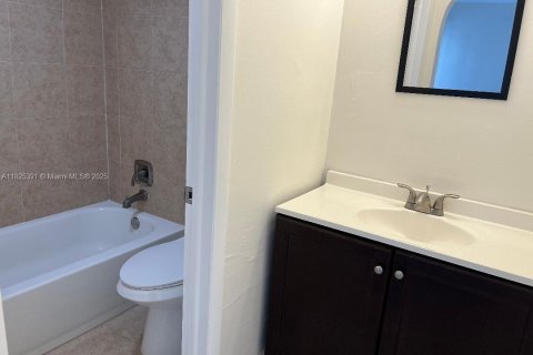 Copropriété à louer à Miami, Floride: 2 chambres, 84.63 m2 № 1935117 - photo 17