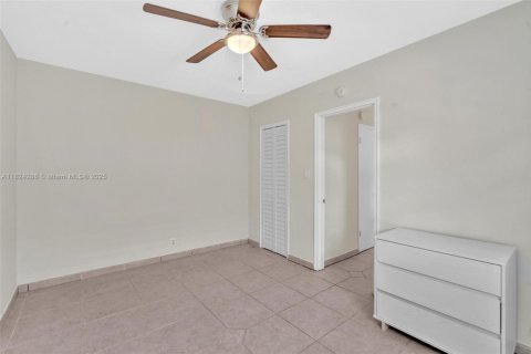 Villa ou maison à louer à Hollywood, Floride: 1 chambre, 65.03 m2 № 1797123 - photo 15