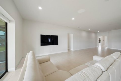 Villa ou maison à louer à Port St. Lucie, Floride: 4 chambres, 255.02 m2 № 2254609 - photo 12